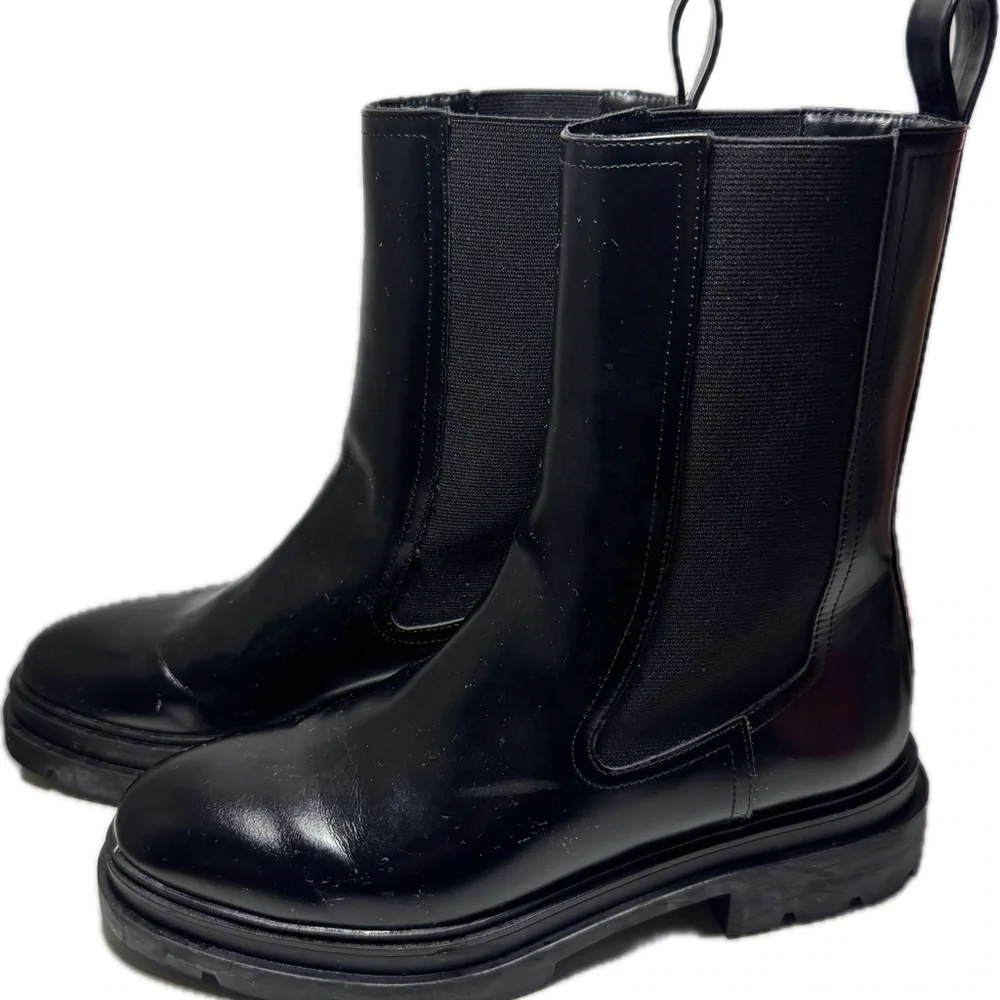 Zara Women's Black Ankle Boots - Picture 2 of 2